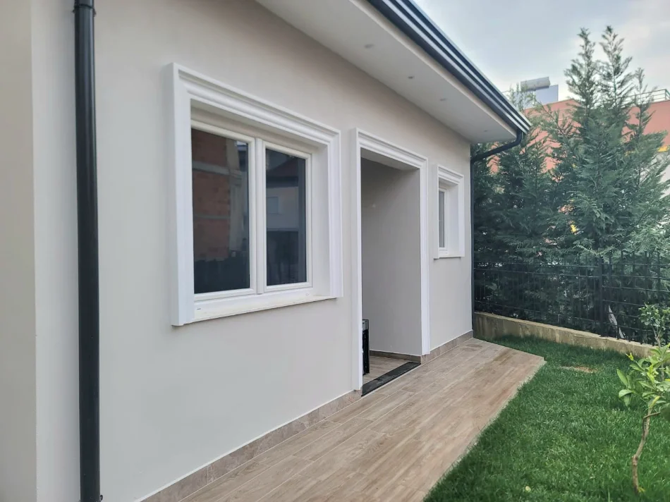 Tirane, jepet me qera shtepi 2+1 Kati 1, 100 m² 600 € (Rruga e Vilave)