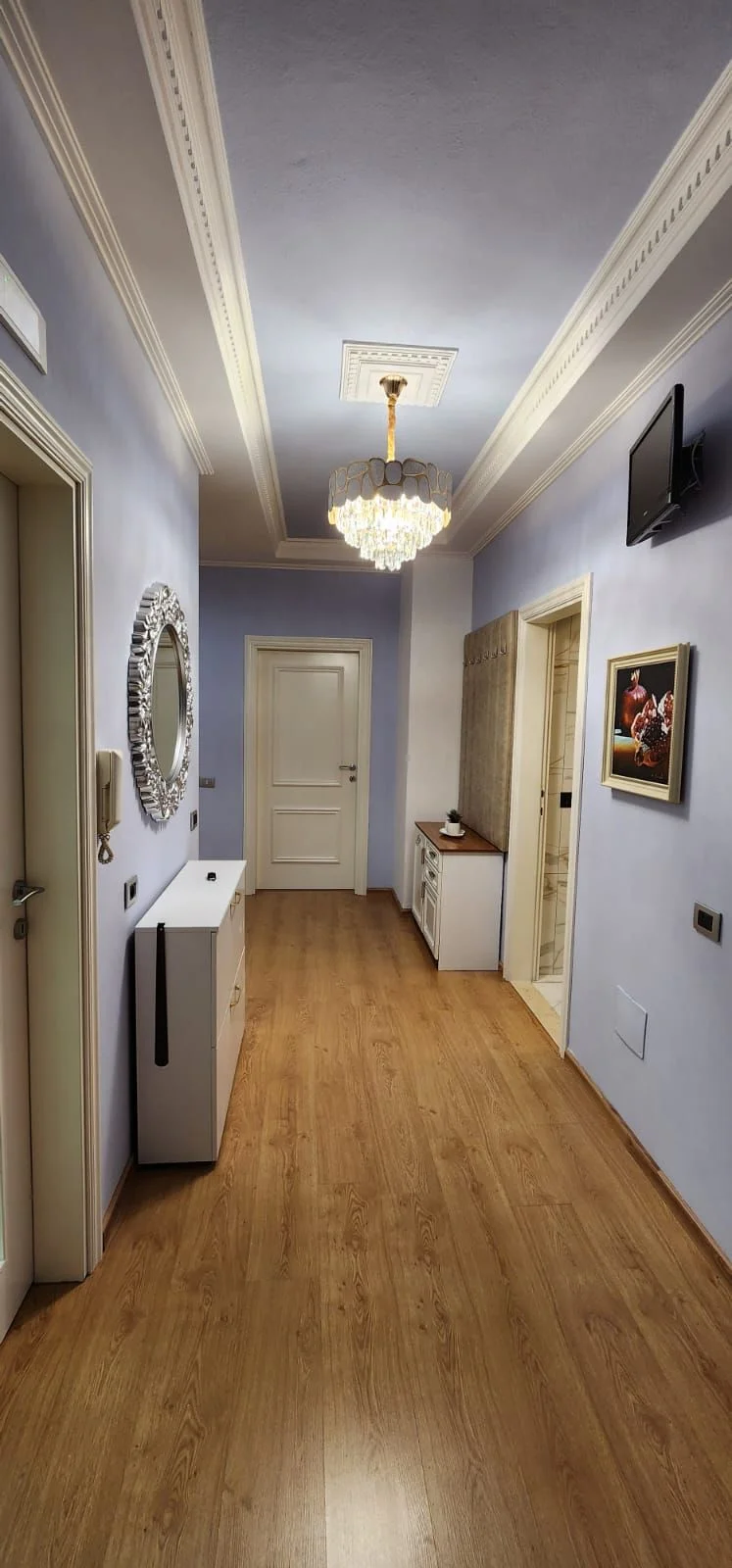 APARTAMENT 2+1 ME QERA TE STACIONI I TRENIT