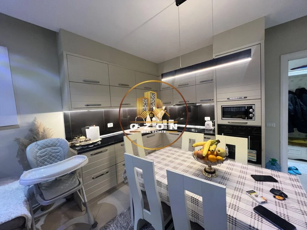 Apartament i Mobiluar dhe Modern 2+1 për Shitje në Astir!