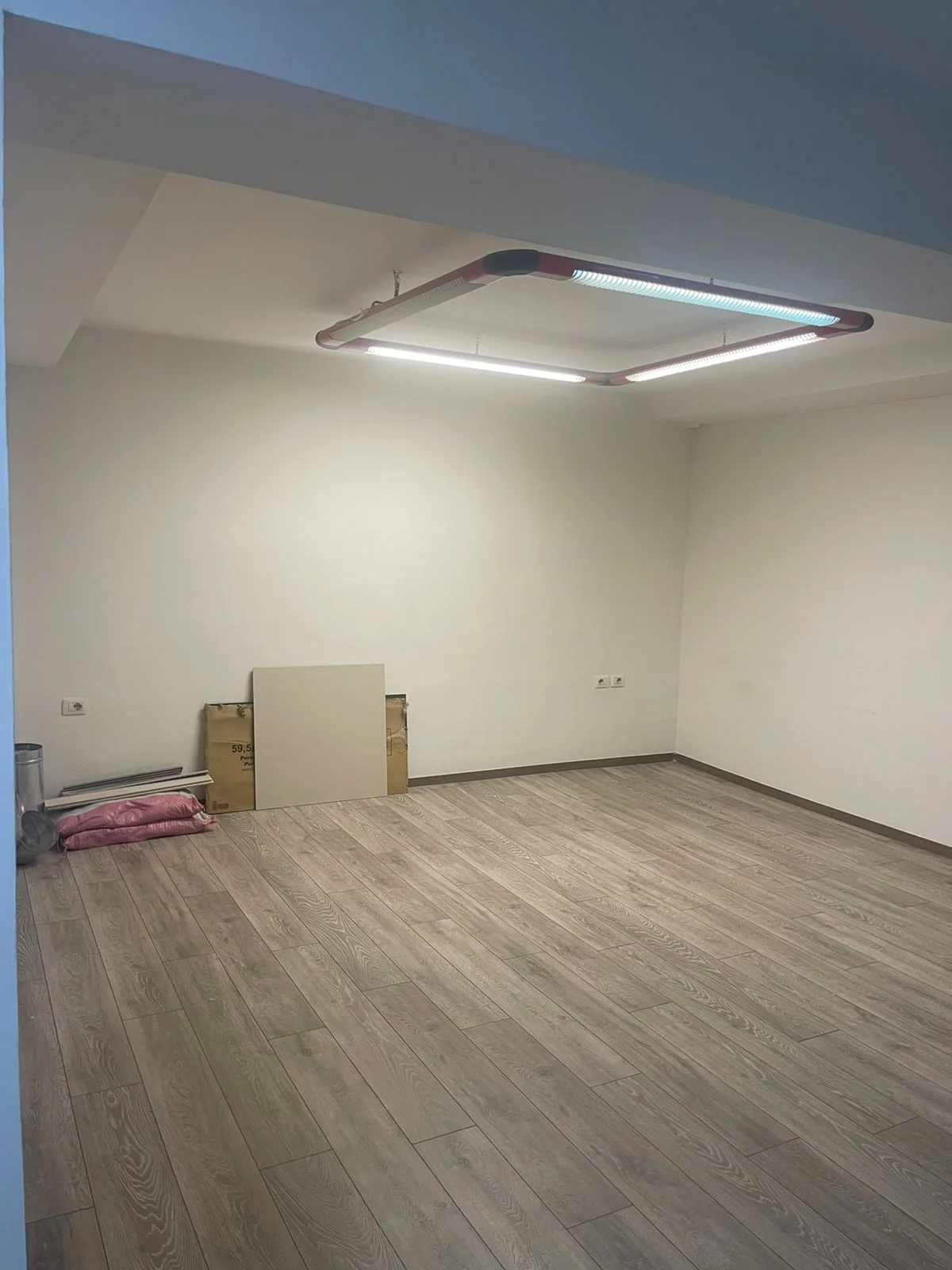 Qera, Ambient Biznesi, Piazza, Qendër / OPP38364