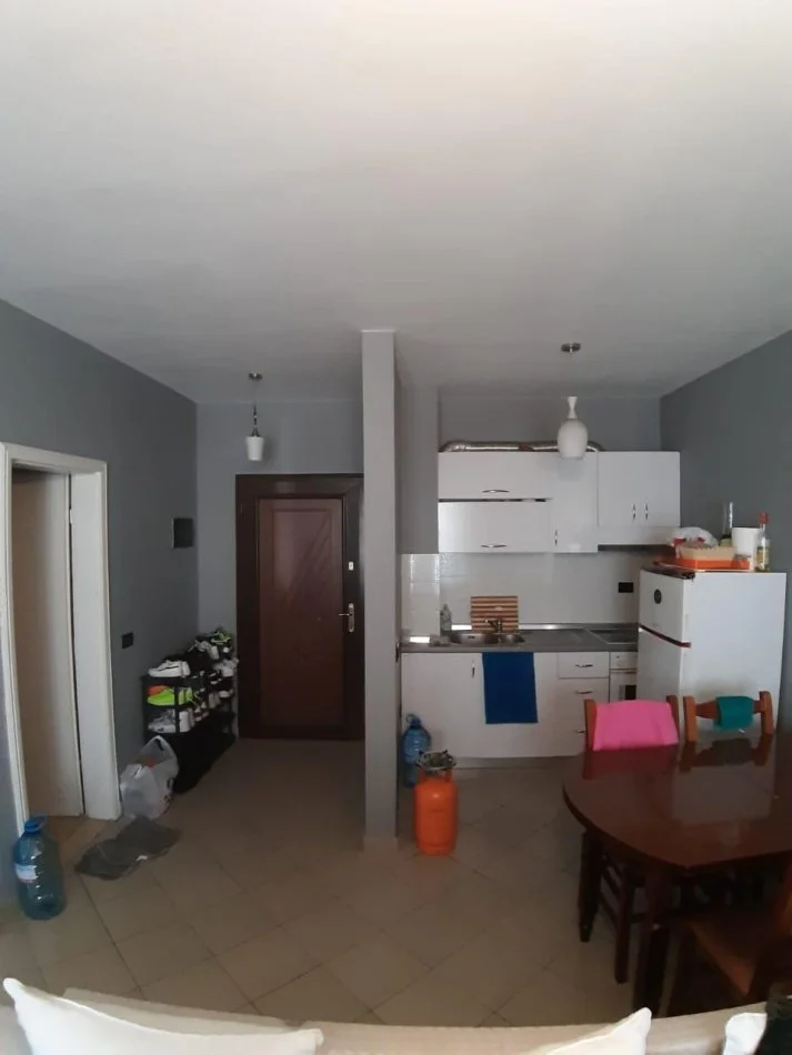 Jepet Shtepi  me qera, per  Banim ne Pallat i Ri 1+1