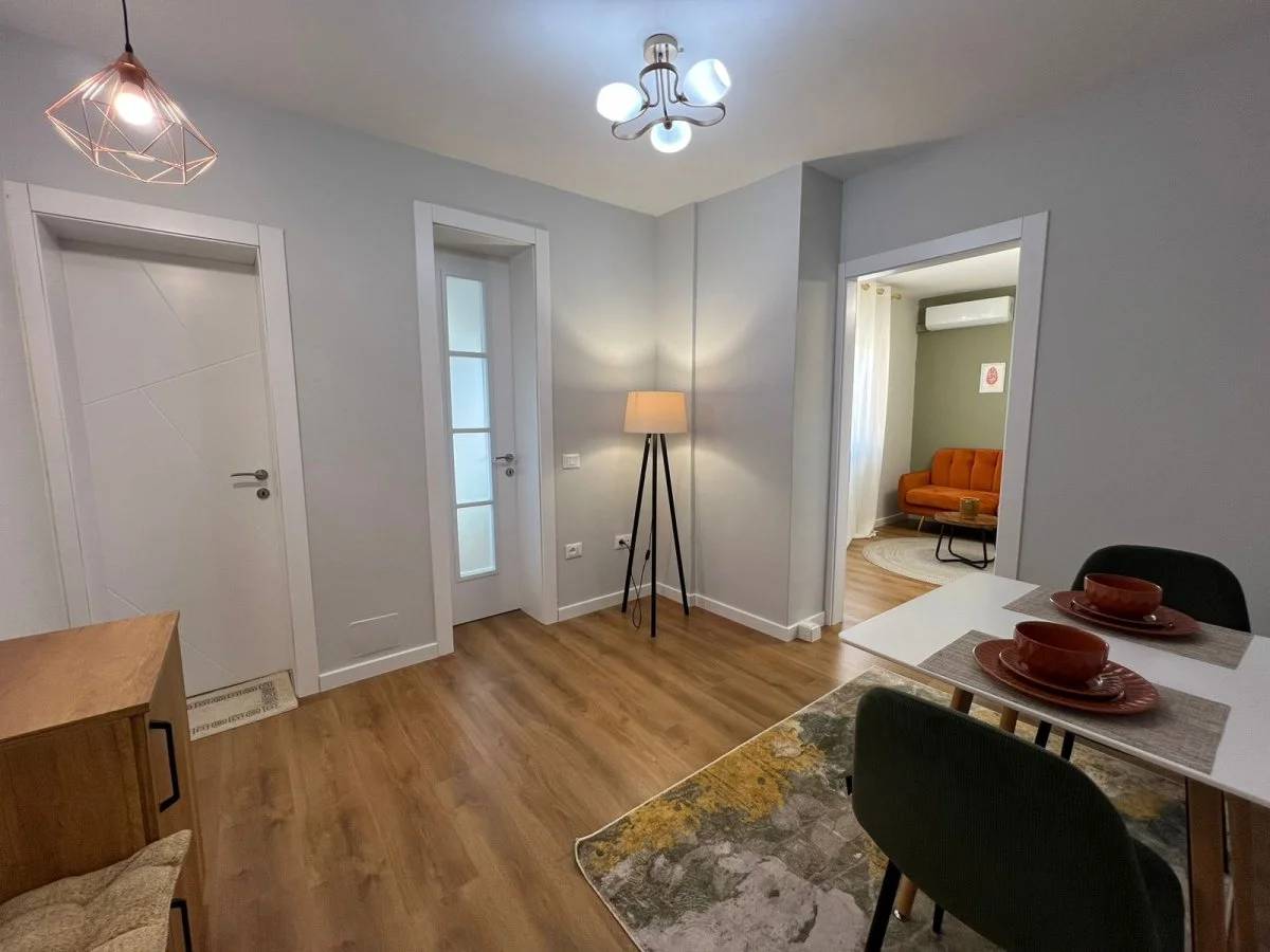 Tirane,Apartament ne#Shitje (Zogu i Zi ,Mozaiku i Tiranes )