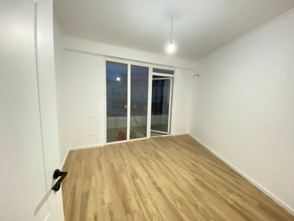 Shitet Apartament 1+1 ne Astir