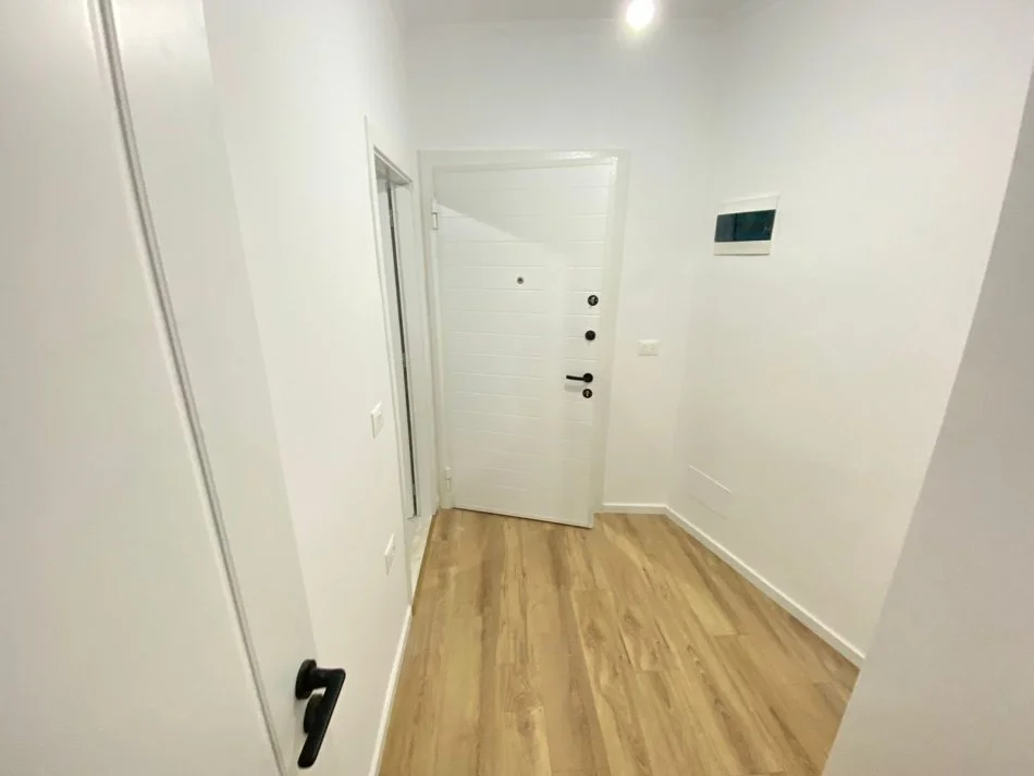 Shitet Apartament 1+1 ne Astir