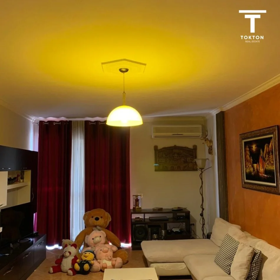 Shitet Apartament 2+1+2+depo