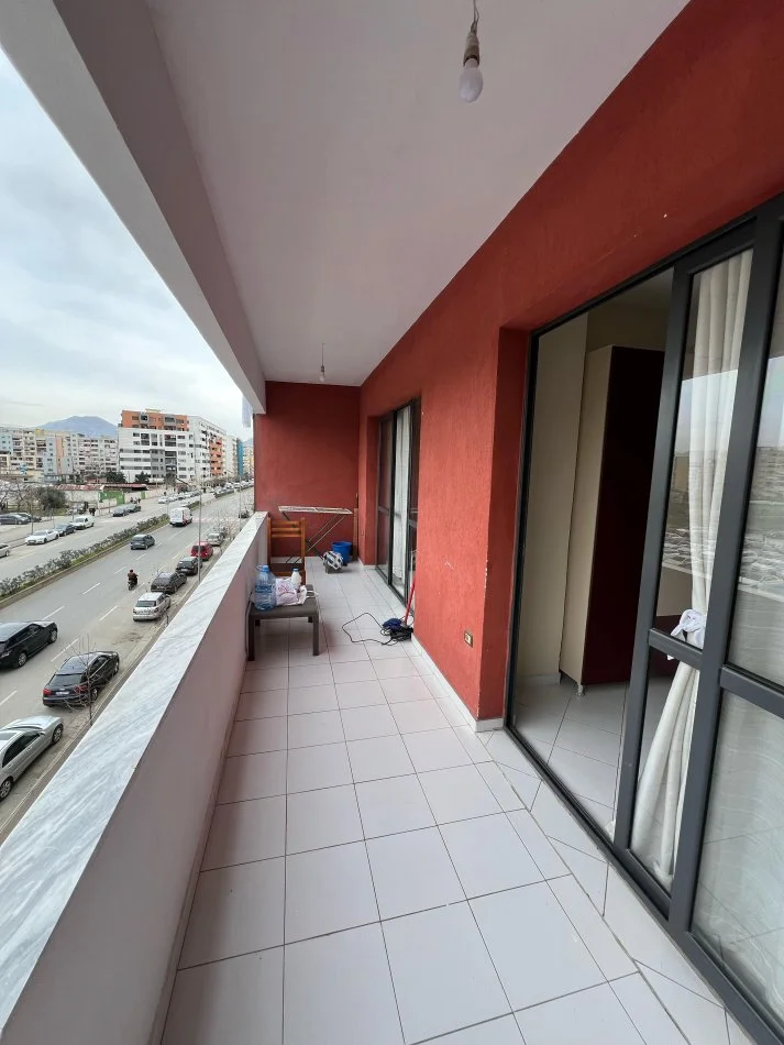 Jepet me Qera Apartamenti 1+1 - Yzberisht 300 Euro