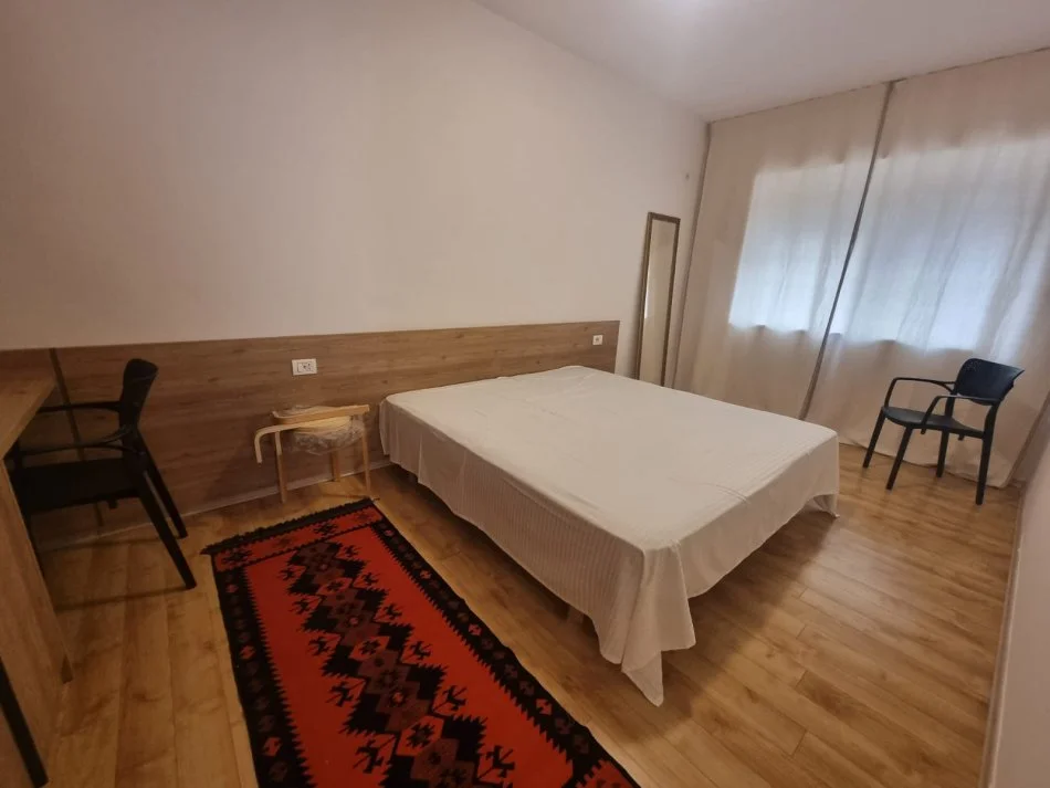 Jepet me Qera 1+1 tek Garda