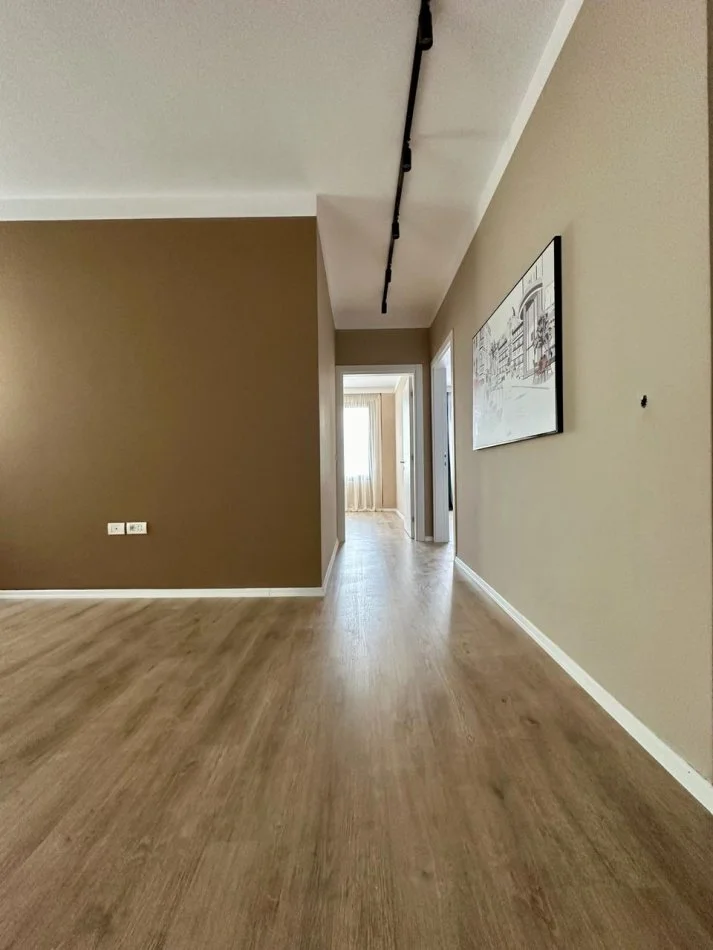 Shitet apartament 2+1+2 prane 21 dhjetorit