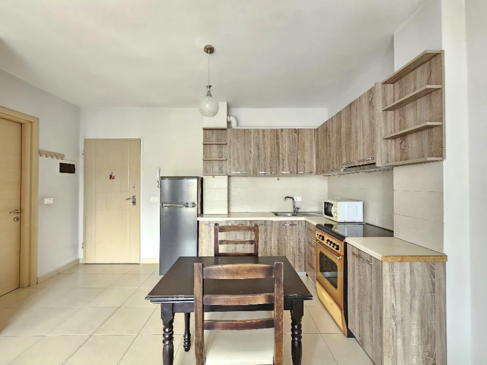 Jepet Me Qera: 1+1+Bllk ( Res. Ana - Qytet Studenti ) K2, Pllt I Ri Me Ashensor | I Mobiluar, Kondicioner | Dh. Gjumi Me Parket