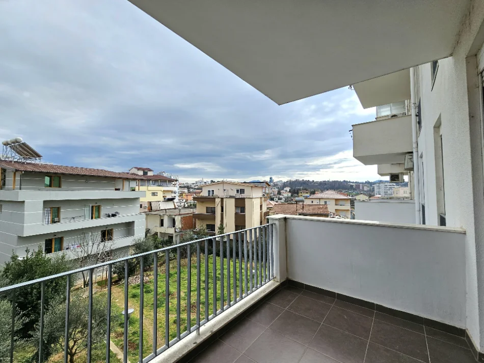 Jepet Me Qera: 1+1+Bllk ( Res. Ana - Qytet Studenti ) K2, Pllt I Ri Me Ashensor | I Mobiluar, Kondicioner | Dh. Gjumi Me Parket