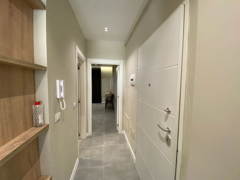 Shitet, Apartament 2+1 me oborr ne San Pietro, Gjiri i Lalzit!!!