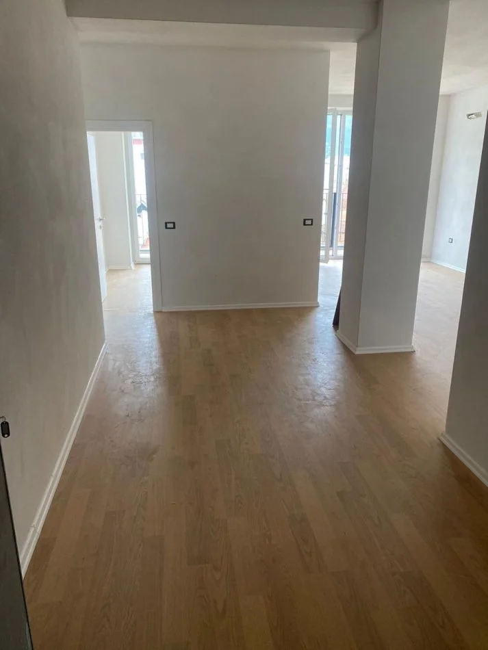 Apartament 2+1 ne Shitje Te Pazari I Ri