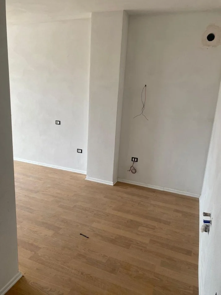Apartament 2+1 ne Shitje Te Pazari I Ri