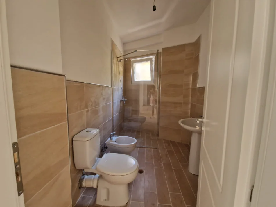 🔥OKAZION 🔥SHITET  APARTAMENT 2+1+2  105.000 € (KOPSHTI BOTANIK)