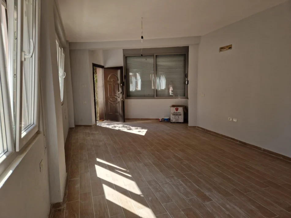 🔥OKAZION 🔥SHITET  APARTAMENT 2+1+2  105.000 € (KOPSHTI BOTANIK)