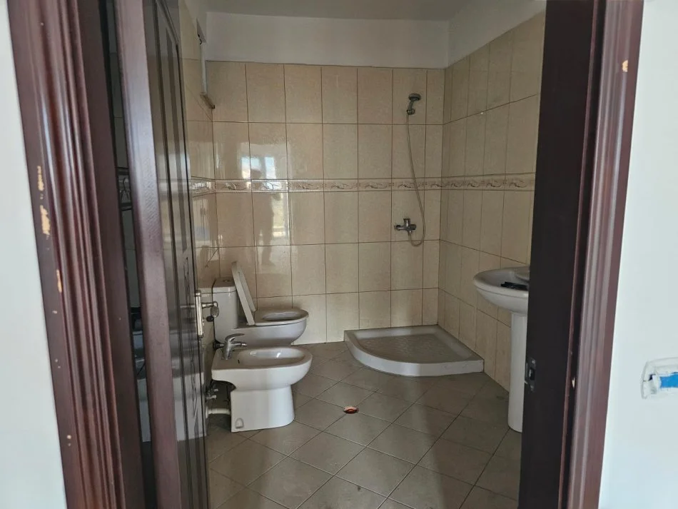 Shitet apartament 2+1+2 tek Oxhaku!
