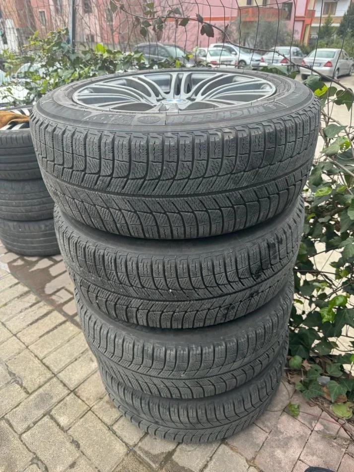 Tirane, shes gome dhe disk disqe BMW r17 per shitje , 400 €