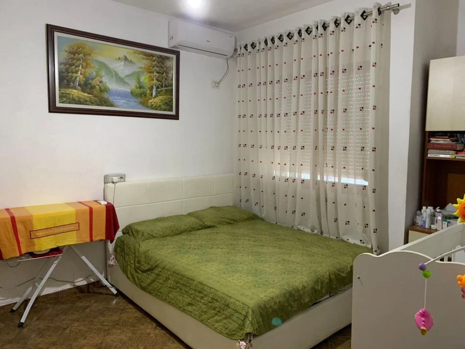 Jepet me qera Apartamenti 1+1 – Kamëz