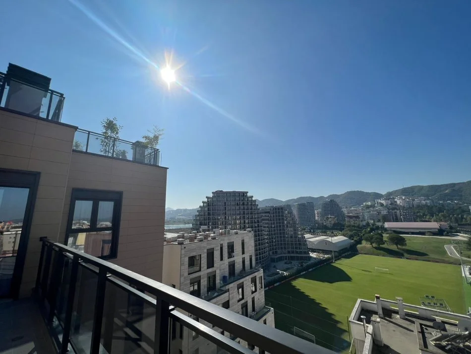 Multipurpose Space (Penthouse) jepet me qera tek Rrg. E Kosovareve !