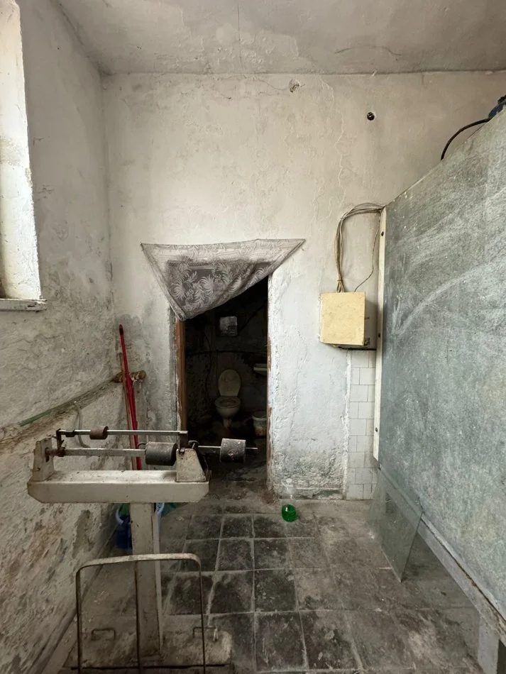 Kavaje, jepet me qera dyqan Kati 1, 38 m² 300 € (Shetitorja “Indrit Cara",Kavaje)