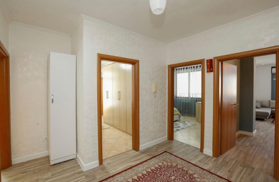 Qira, Apartament 3+1+2, Ish Ekspozita, Tiranë.