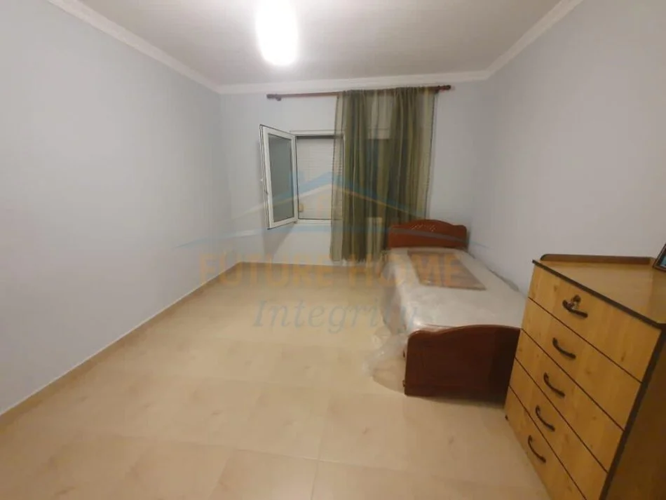 Shitet, Apartament 2+1, Rruga e Elbasanit,135000