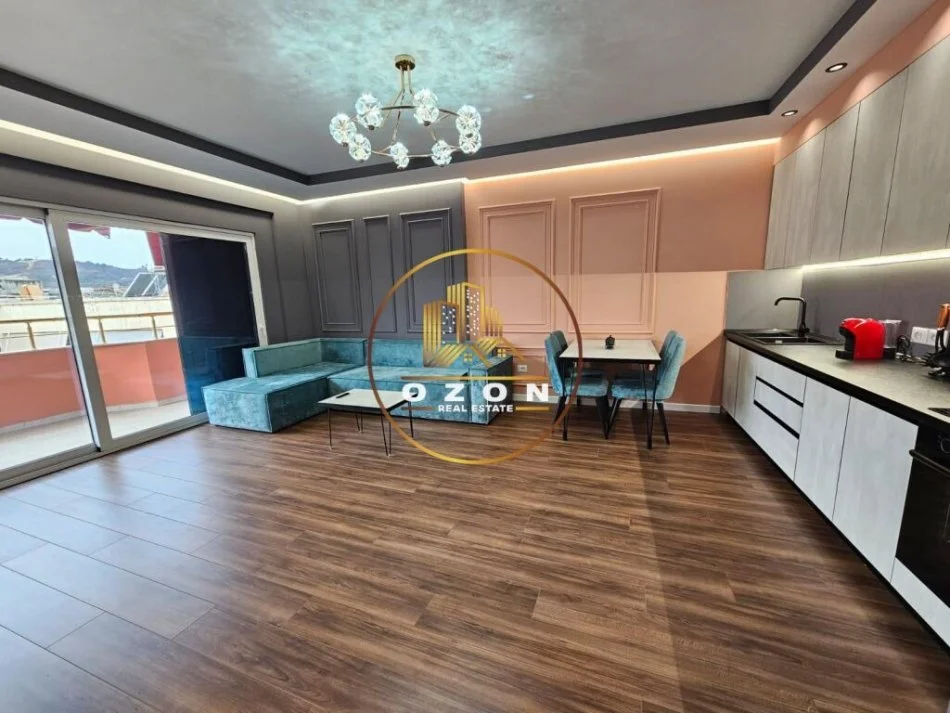 Apartament 2+1+2 i Super Mobiluar për Shitje tek Stadiumi Dinamo!