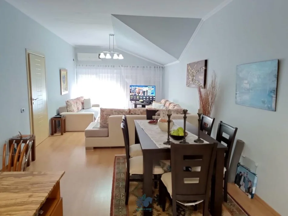 Jepet Me Qera Kat Vile 2+1 Tek 21 Dhjetori [ID PV0435]