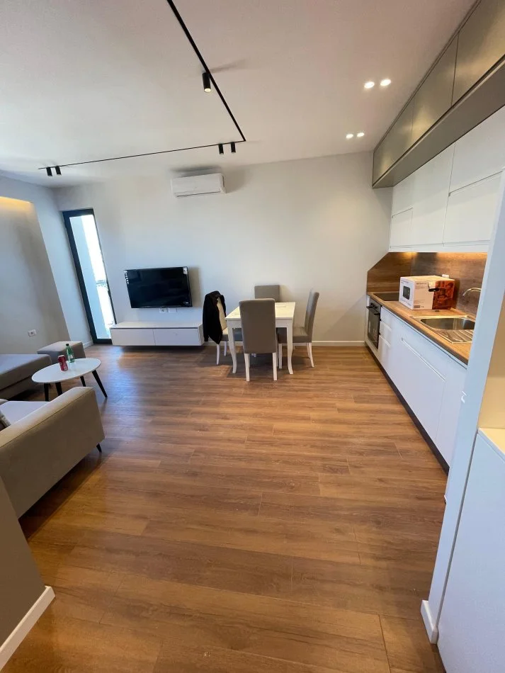 Shitet Apartamenti 2+1/ I Konvertuar në Garsoniere dhe Ap 1+1 - Pranë Rr. Jordan Misja