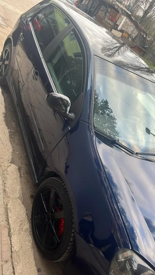 Shitet Golf 5 GTI 3000 euro