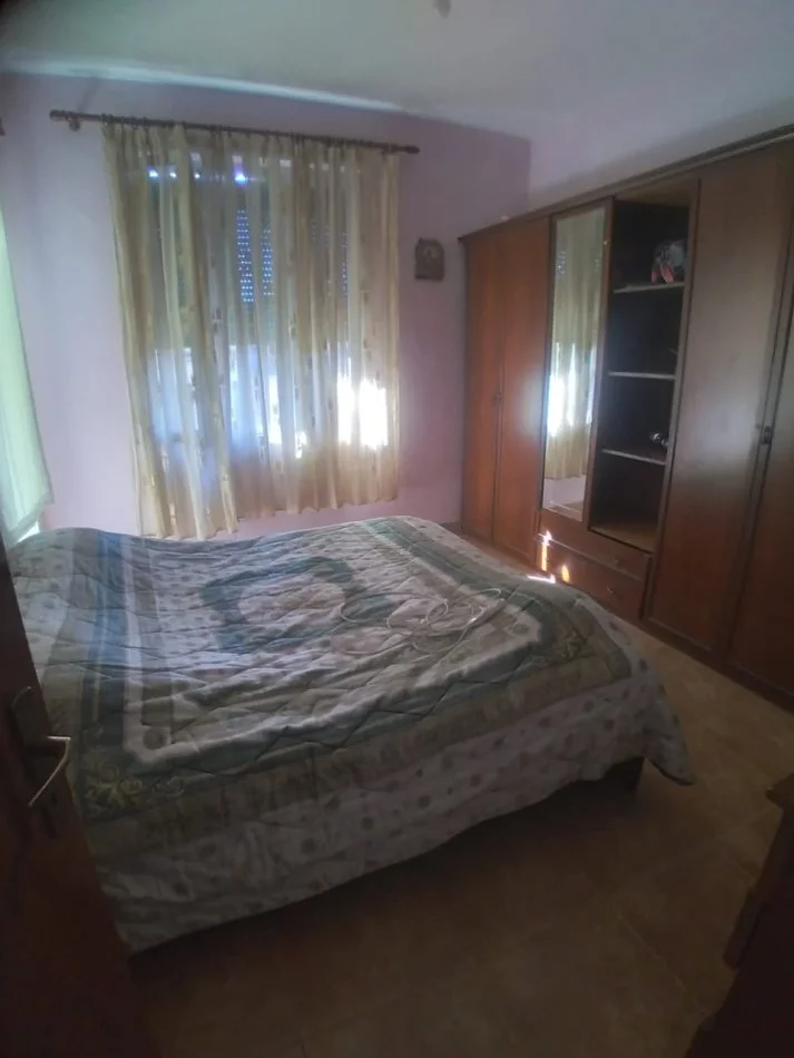 Jepet Shtepi  me qera,    ne Vile 2+1   ID   11929