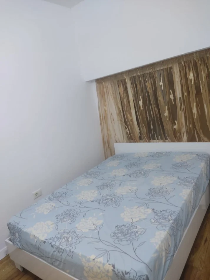 Tirane, Apartament me qira 300 Euro (Kopshti Botanik)