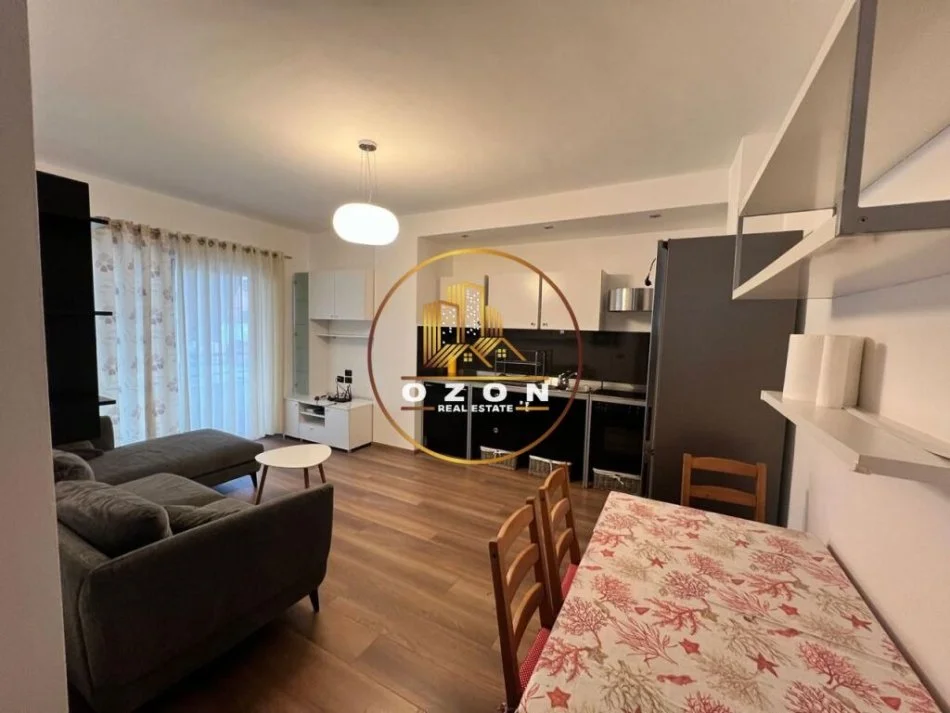 Ofrohet Apartament 2+1 për Qira tek Kopshti Botanik!