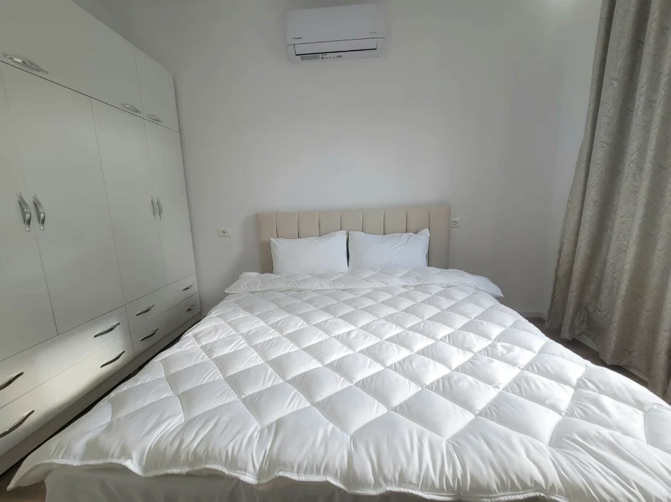 Tirane, jepet me qera shtepi 2+1 Kati 1, 100 m² 600 € (Rruga e Vilave)
