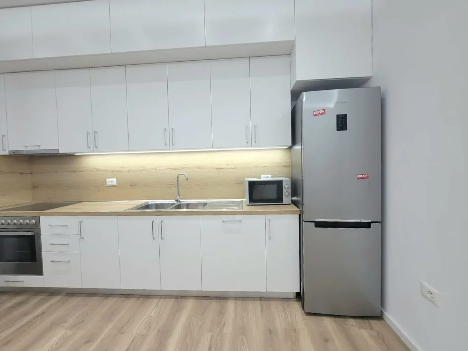 Tirane, jepet me qera shtepi 2+1 Kati 1, 100 m² 600 € (Rruga e Vilave)