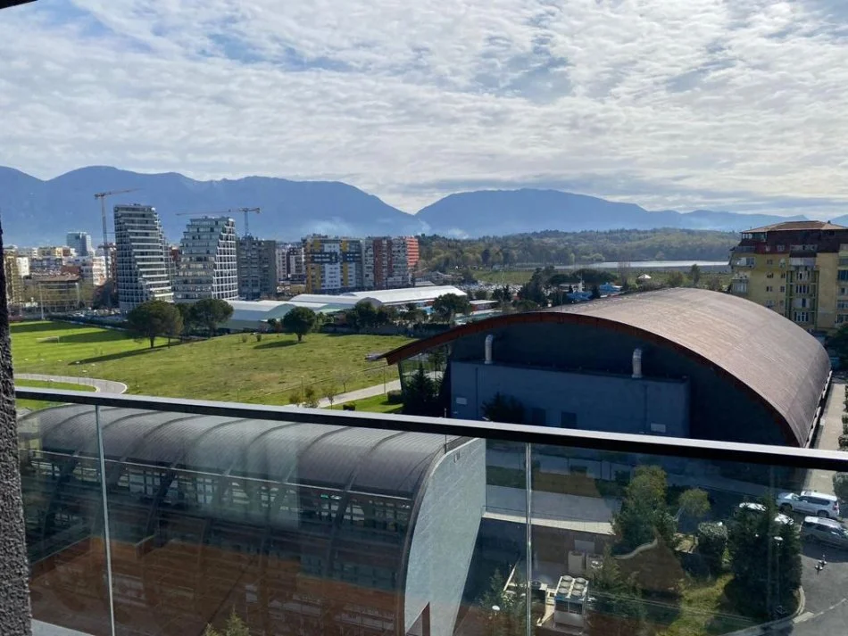 Tirane, jepet me qera apartament 2+1+Ballkon Kati 6, 125 m² 1.200 € (Komuna e Parisit)