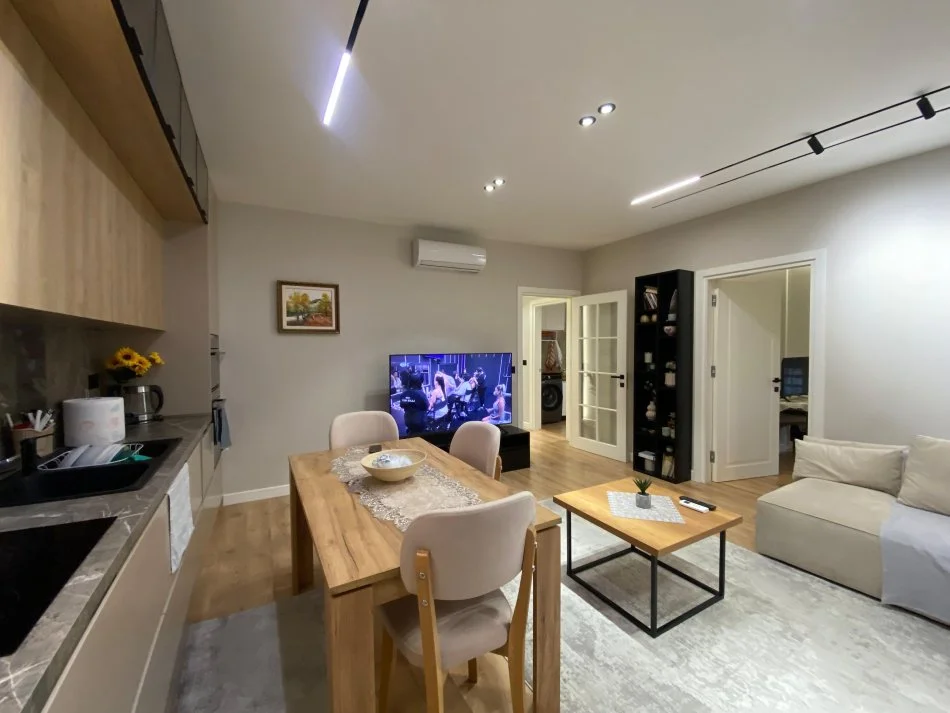 Tirane, shes 2+1, Kati 7, 113 m2 300,000 € (rruga hoxha tahsim)