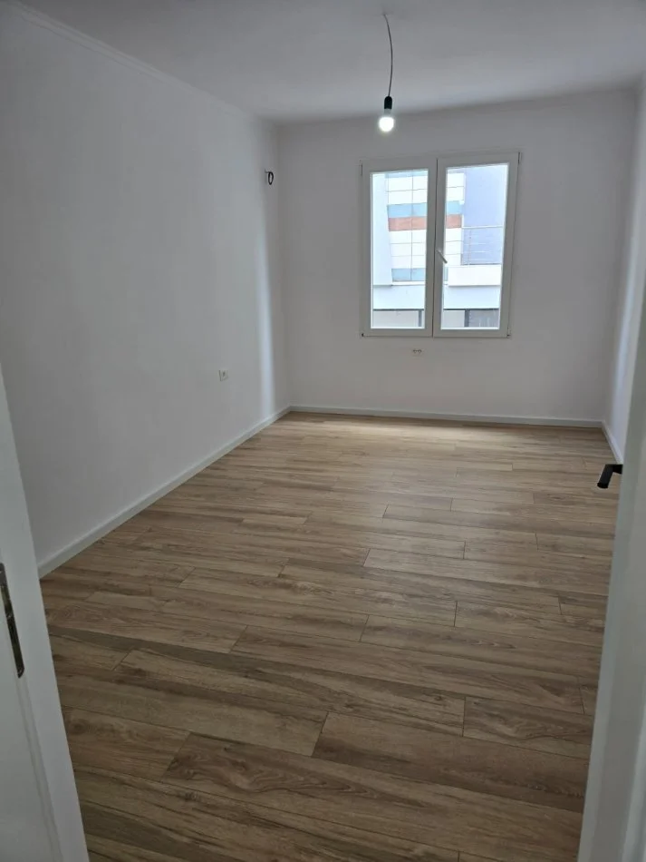 Shitet, Apartament 2+1, Rruga e Kavajës