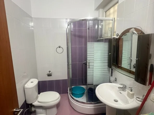 Tirane, jepet me qera apartament 2+1+Aneks+Ballkon , 500 € (Liqeni i Thate)