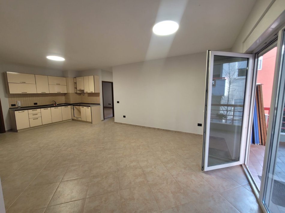 Shitet Apartament