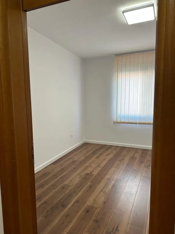 Jepet me qera ambient biznes, Durrës