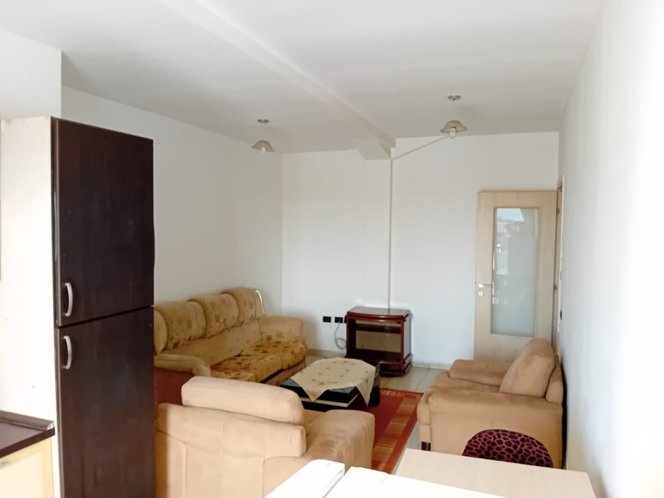 Tirane, jepet me qera apartament 1+1, Kati 10, 70 m² 350 € (Bulevardi Bajram Curri, perball Delijorgjit)