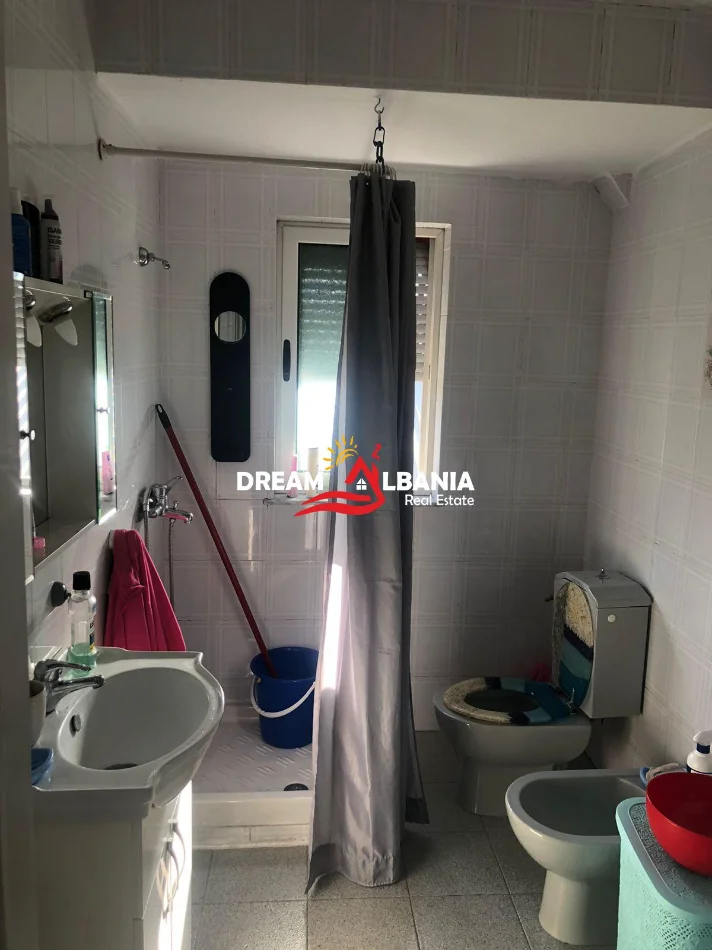 Tirane, jepet me qera apartament 1+1 Kati 4, 400 € 