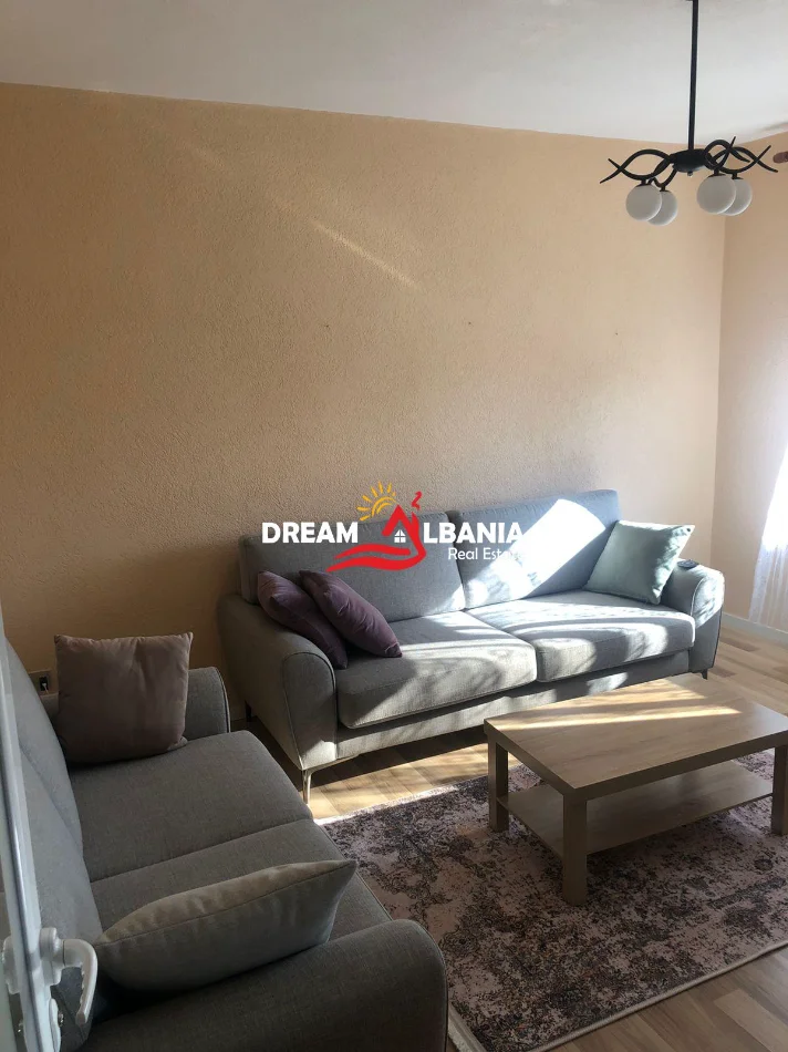 Tirane, jepet me qera apartament 1+1 Kati 4, 400 € 