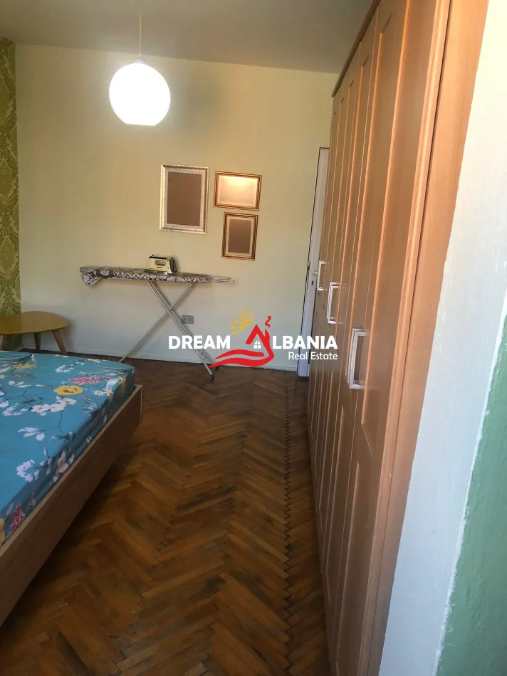 Tirane, jepet me qera apartament 1+1 Kati 4, 400 € 