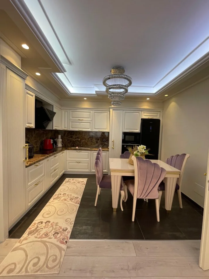 Tirane, shitet apartament 3+1, Kati 2, 151 m² 260,000 € (Porcelan, Rruga Xhanfize Keko)