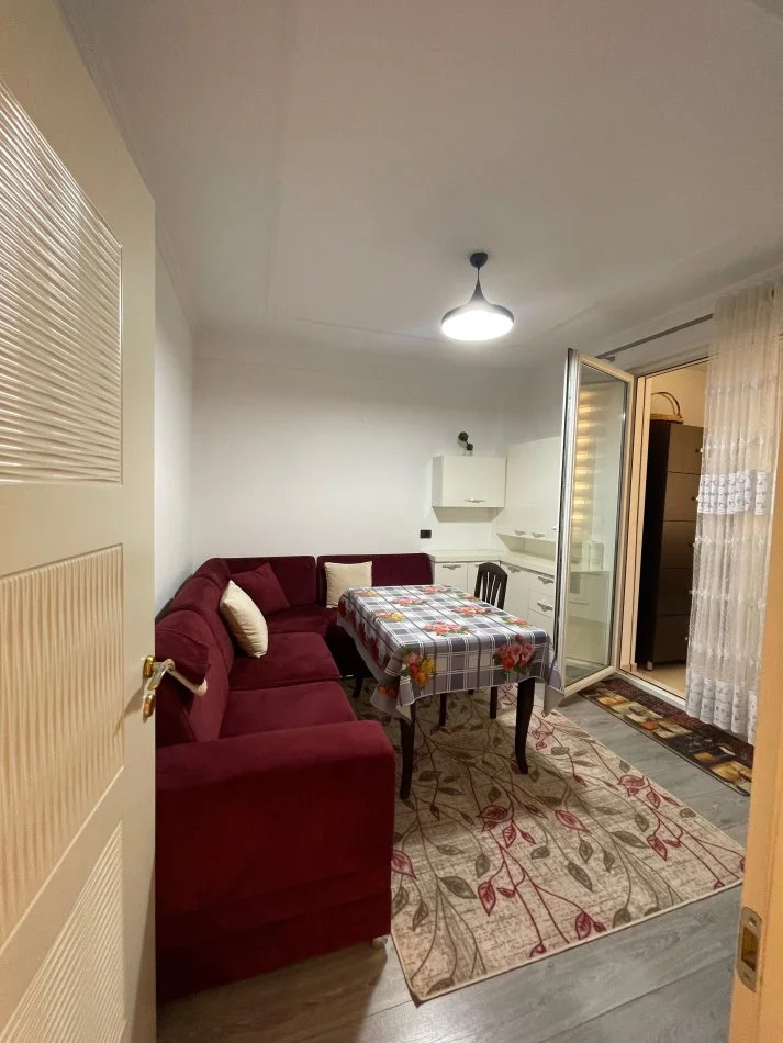 Tirane, shitet apartament 3+1, Kati 2, 151 m² 260,000 € (Porcelan, Rruga Xhanfize Keko)