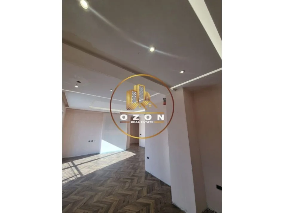 Apartament 2+1+2 me qera i përshtatshëm për biznes tek Rruga e Durrësit, shumë pranë Qendres!