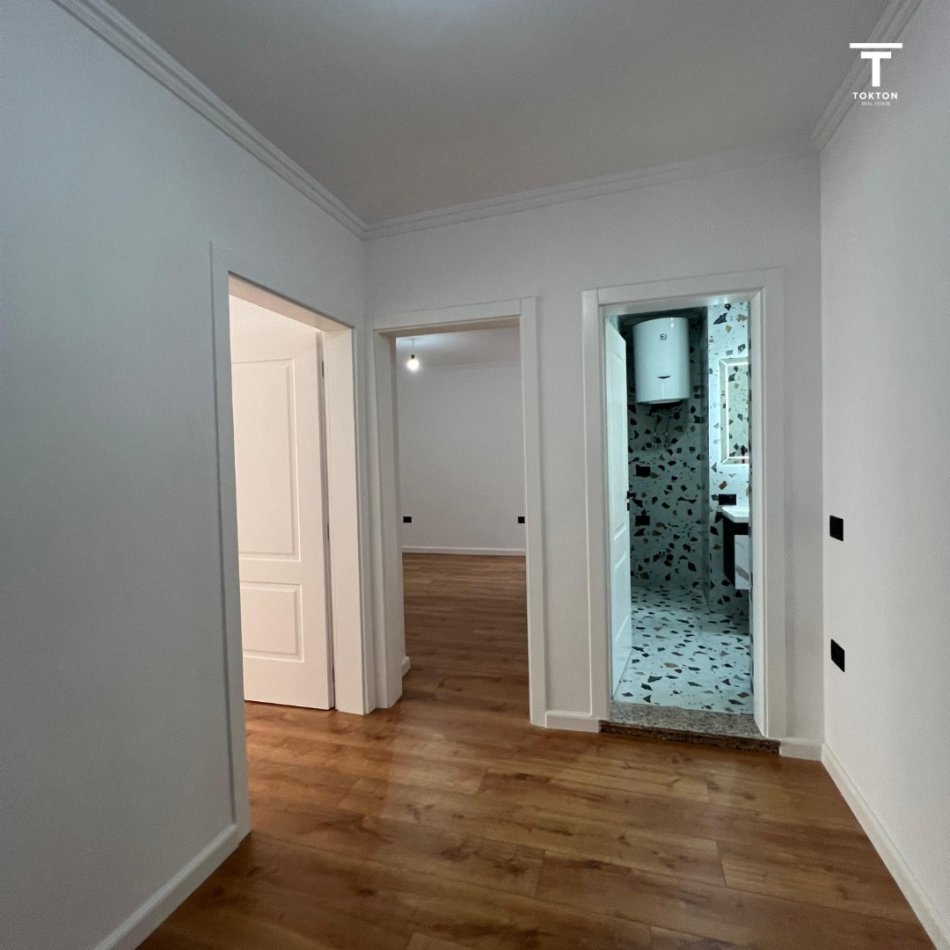 Tirane, shitet apartament 2+1+Ballkon,Kati 2 ,101 m² 240,000 € (Stadiumi Dinamo) TT 734