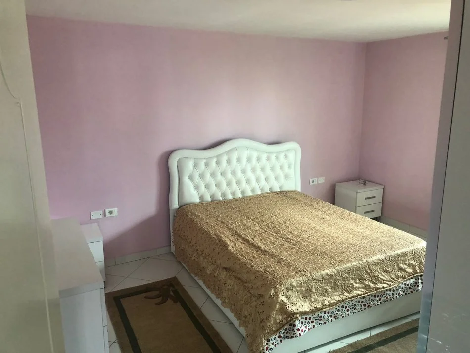 Tirane, jepet me qera apartament 2+1, 145 m² 700 € (don bosko)